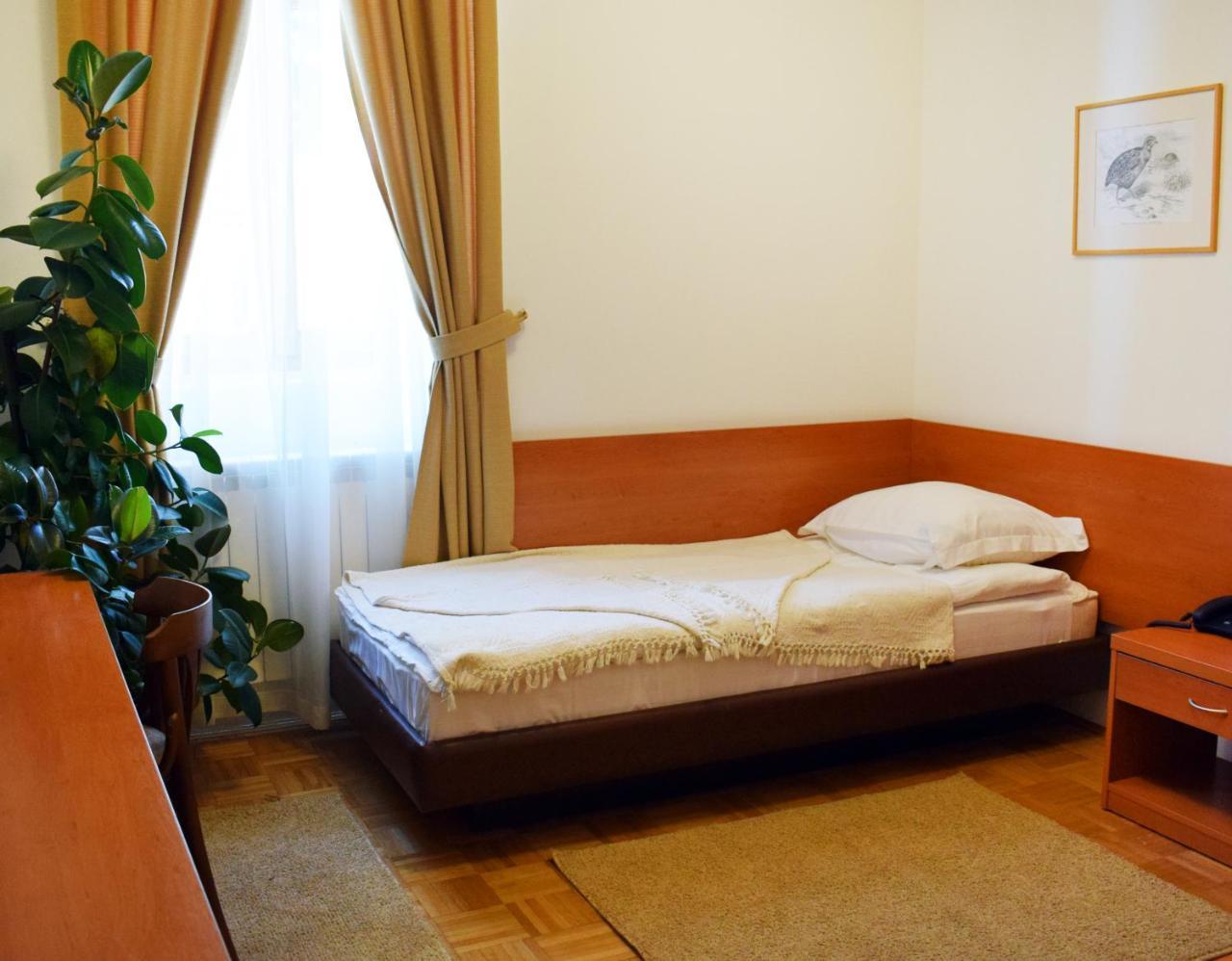 Hunting House Hotel Turija Екстериор снимка